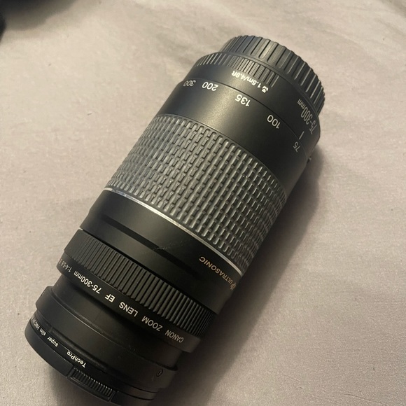 Cannon t3i dslr with macro and zoom lens included plus fee camera bag - Picture 4 of 7